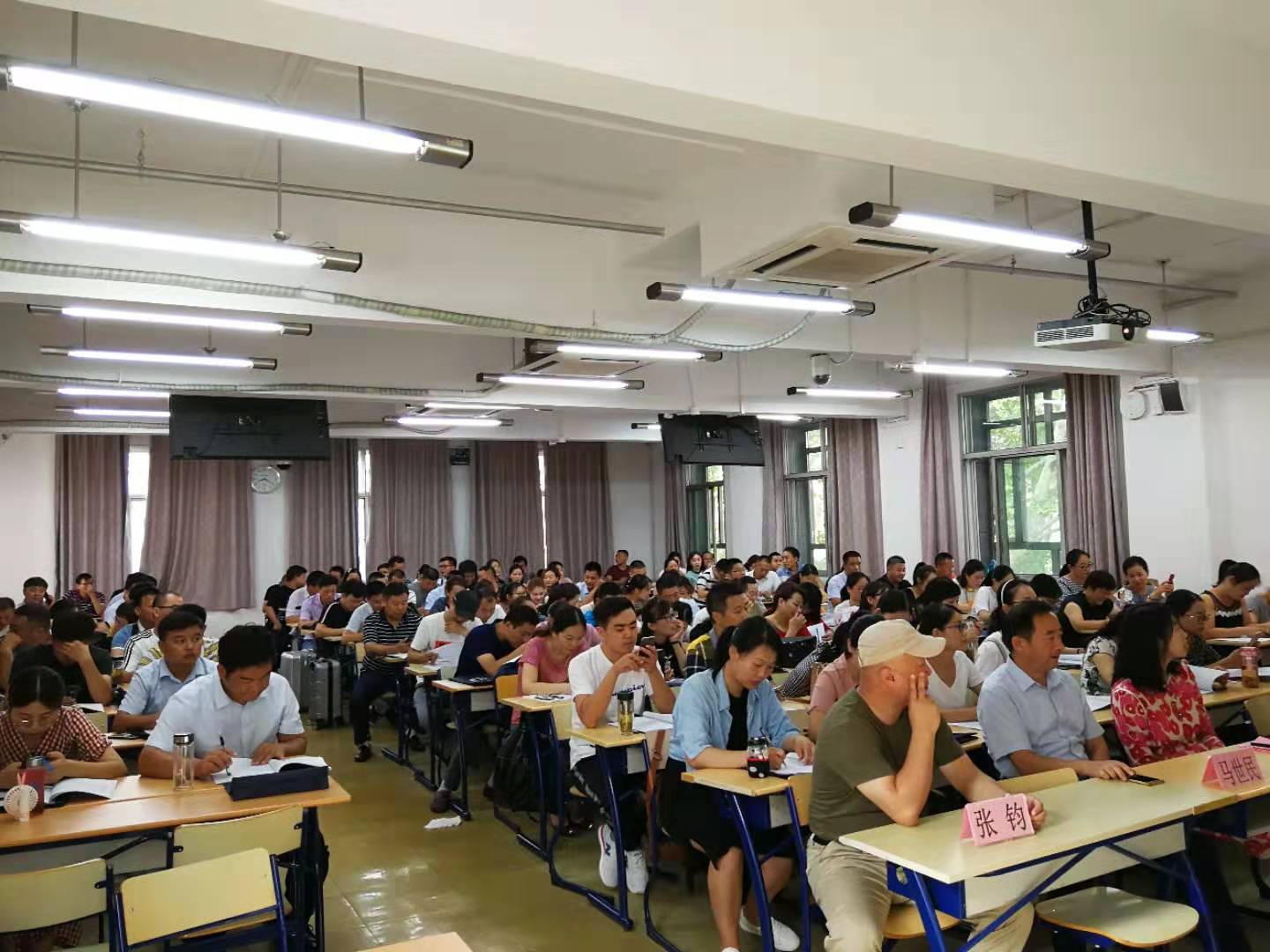 免费成人直播